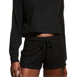 NWT Alo Yoga Daze Short Black XS